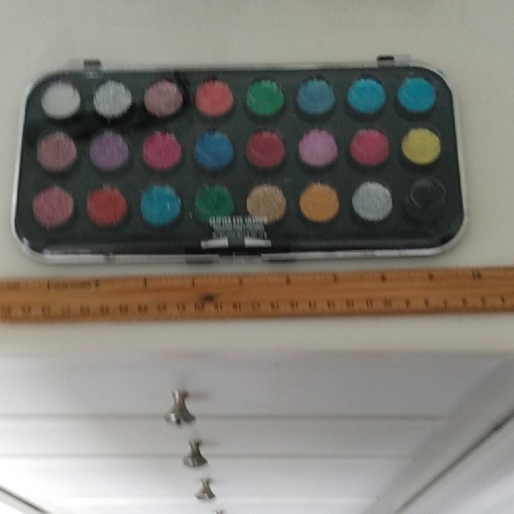 24 Glitter Eye Shadow kit Party Halloween Cosplay New Years Eve - Picture 15 of 16